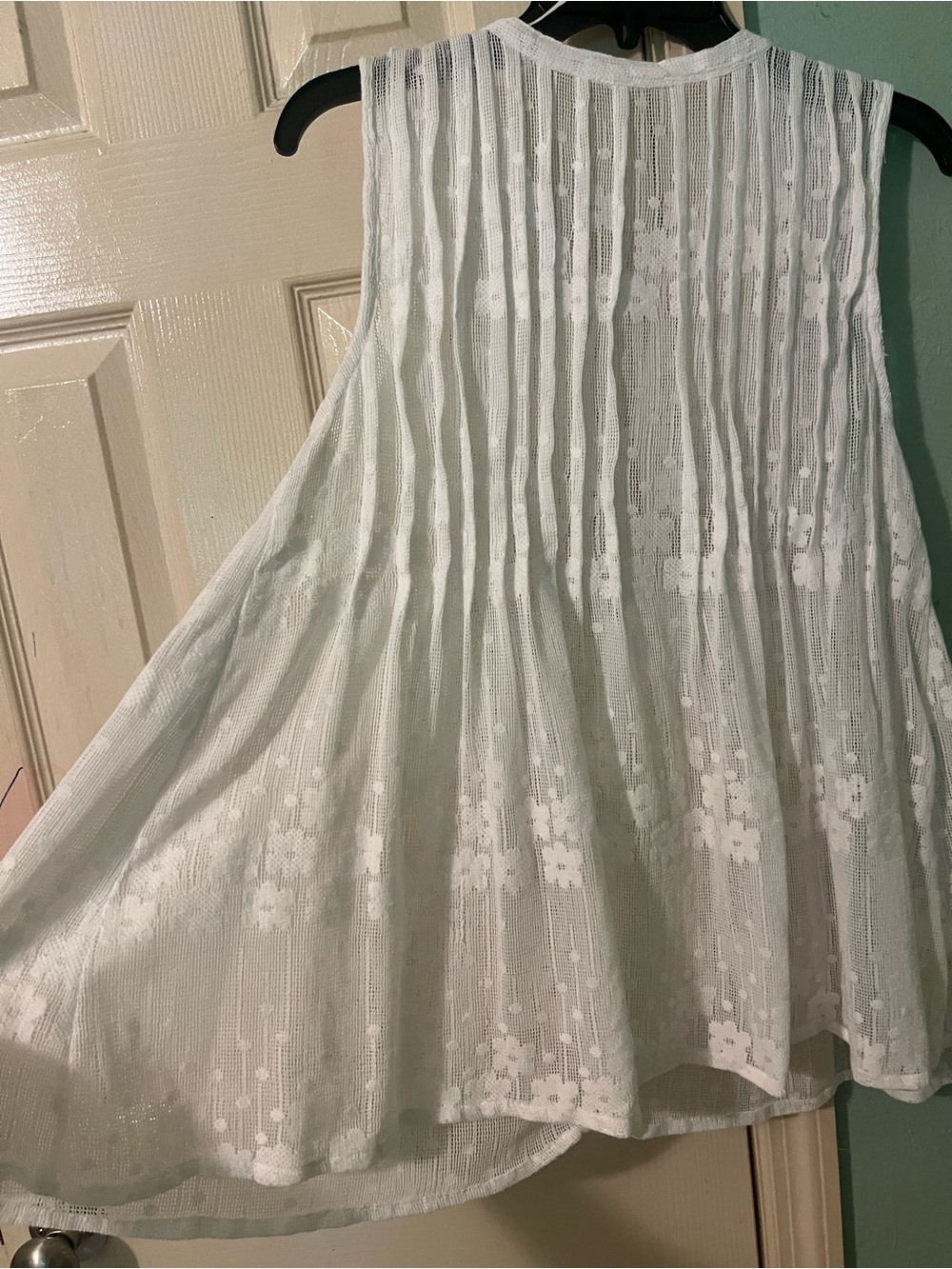 White Lace Sleeveless Tie-Front Tunic - Picture 3 of 3